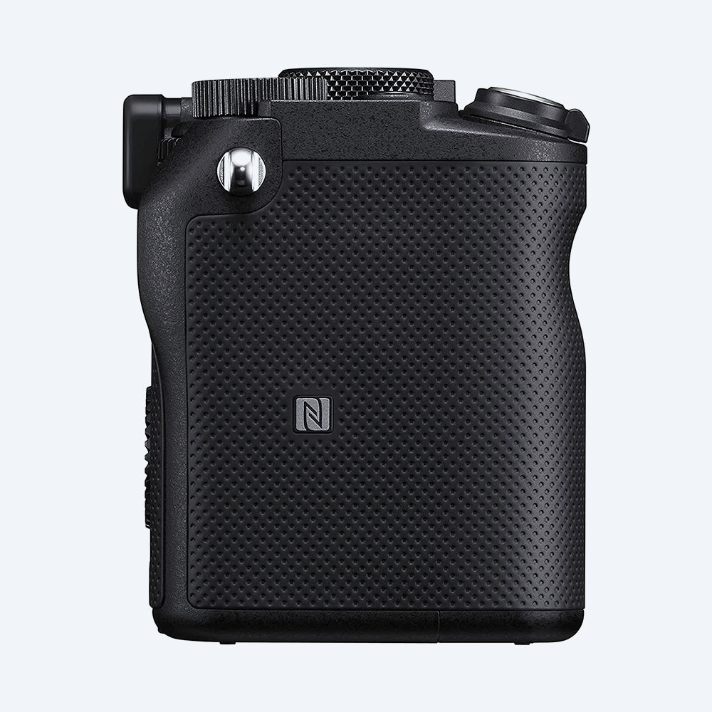 ILCE-7CLB
